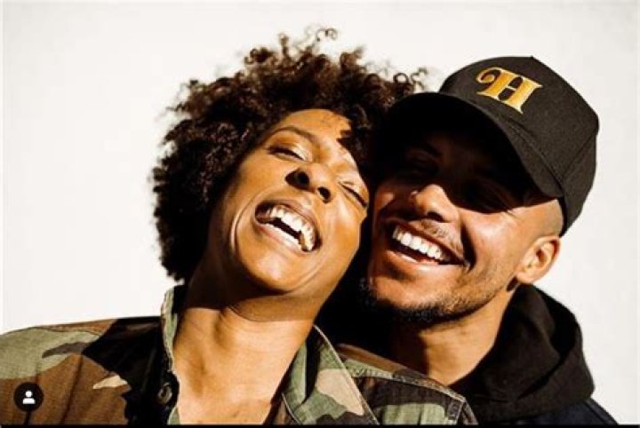 Tavior Mowry Bio (Wiki) ·
