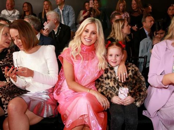 Unveiling The Secrets Behind The "Pixie Curtis Parents Meet Roxy" Phenomenon